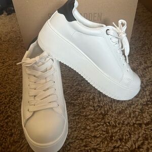 New in Box Steve Madden "Rockaway" Sneakers